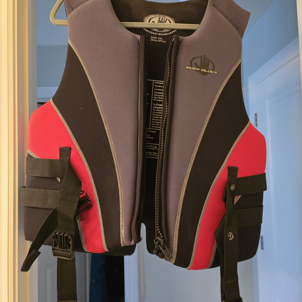 Body Glove Men's Red & Black Neoprene Life Vest - Picture 2 of 7